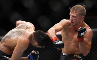 Inilah Deretan Petarung UFC yang Kariernya Berhenti Akibat Cedera, Ada TJ Dillashaw - JPNN.com