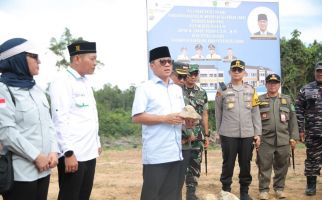 Kunjungi Desa di Kaltim, Mendes Yandri Ingin Tingkatkan Kesejahteraan Warga - JPNN.com