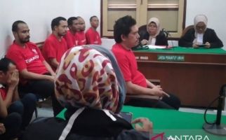 Hakim Vonis Deni Saputra Penjara Seumur Hidup - JPNN.com