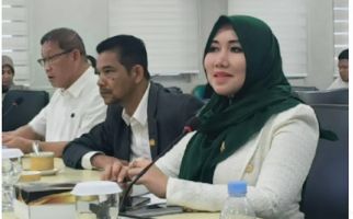 Perihal Penarikan Dosen dan Guru Diperbantukan di Sekolah Swasta dan PTS, Begini Saran Anggota DPD RI Lia Istifhama - JPNN.com