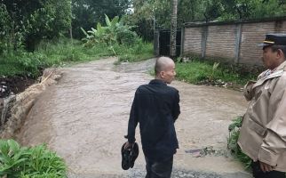 Mohon Doanya, 3 Bocah SD Ini Tergelincir Lalu Hanyut Terbawa Arus Sungai - JPNN.com