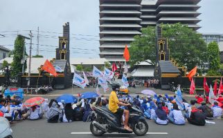 Buruh Jateng Menuntut UMSP 2025 Segera Ditetapkan - JPNN.com