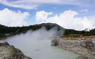 Jelang Libur Nataru, Status Gunung Dieng Naik ke Level Waspada - JPNN.com