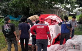 Gerak Cepat, Kemensos Salurkan Bantuan Korban Banjir Makassar - JPNN.com