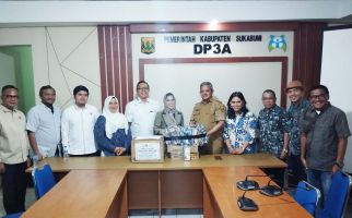 Tim Pansus DPRD Kota Bogor Gerak Cepat Salurkan Bantuan di Sukabumi - JPNN.com