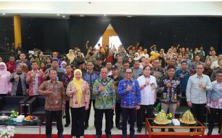 Ribuan Pencari Kerja Antusias Padati Naker Expo 2024 di Makassar - JPNN.com