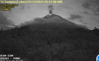 Gunung Semeru Kembali Erupsi, Masyarakat Diminta Waspada Lontaran Batu Pijar - JPNN.com