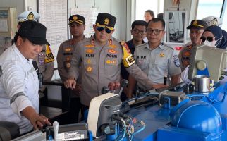 Pastikan Keselamatan Penumpang, Kapolres Banyuasin Lakukan Monitoring di Pelabuhan - JPNN.com