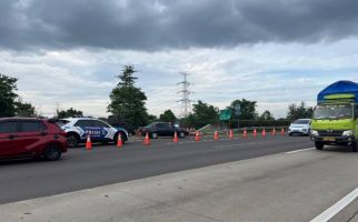 Polisi Berlakukan Contraflow di Tol Jagorawi Arah Jakarta - JPNN.com