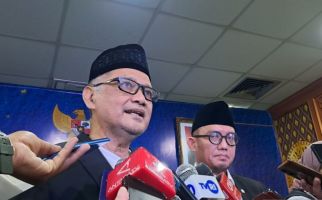 Pemerintah Bakal Bahas Rencana Penurunan Biaya Haji dengan DPR Siang Ini - JPNN.com