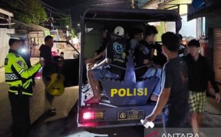 Lagi Pesta Minuman Keras, 13 Remaja Digerebek Polisi - JPNN.com