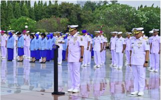 Menjelang Peringatan Hari Dharma Samudera, KSAL Pimpin Ziarah di TMP Kalibata - JPNN.com