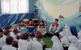 PIS Gelar Program Edukasi Lingkungan Ocean LiteraSEA di Tanjung Sekong - JPNN.com