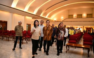 Kunjungi Gedung Merdeka di Bandung, Menlu Sugiono: Banyak yang Perlu Diperbaiki - JPNN.com