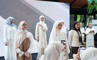 Hijab Meleyot Jadi Tren Baru, Intip Koleksi dari Brand Mungkin - JPNN.com