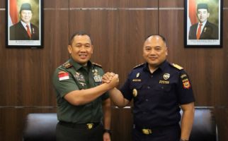 Bea Cukai dan TNI Terus Bersinergi Memperkuat Pengawasan di Jatim dan Kalbar - JPNN.com