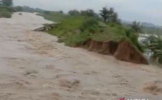 Tanggul Sungai Cabean Jebol, Tiga Desa di Demak Dilanda Banjir - JPNN.com