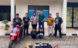 2 Begal Ini Sadis Banget, Kakek 60 Tahun di Bekasi Dibacok, Motornya Dirampas - JPNN.com