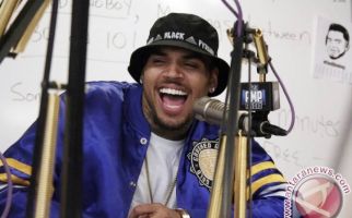 Chris Brown Gugat Warner Bros Sebesar USD 500 Juta, Ini Kasusnya - JPNN.com