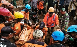 Korban Meninggal Dunia dalam Insiden Longsor di Pekalongan Bertambah jadi 22 Orang - JPNN.com