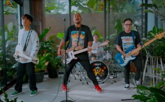 Stand Here Alone dan Mr Botax Rilis Lagu Pura-Pura Terluka - JPNN.com