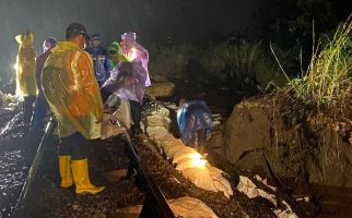 Pengumuman: KAI Menutup Jalur Kereta Semarang-Surabaya Akibat Banjir - JPNN.com