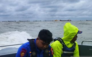 Cuaca Buruk, Polri Tunda Cabut Pagar Laut di Perairan Tangerang - JPNN.com