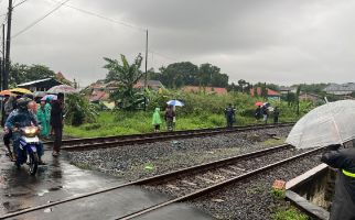 Kecelakaan KA Kertajaya Vs Sepeda Motor di Semarang, Pengendara Wanita Tewas - JPNN.com