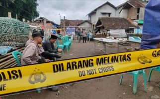 Temukan Kejanggalan, Polisi Bongkar Makam Korban Dugaan Pembunuhan di Pacet - JPNN.com