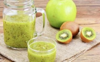 Resep Sederhana Membuat Smoothie Kiwi dan Apel Eropa - JPNN.com