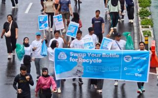 POPSEA Ajak Masyarakat Jakarta Tukar Botol Plastik  - JPNN.com