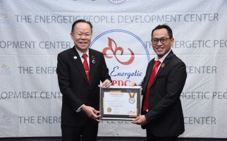 Gus Hayid Dapat Gelar Certified Speaking Master dari EPDC - JPNN.com