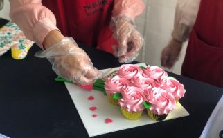 Cupcake Bentuk Bunga Ini Bisa Jadi Hadiah untuk Orang Tersayang di Valentine's Day - JPNN.com