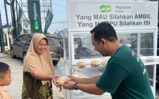 Karyawan Pegadaian Gelar Program Mengetuk Pintu Langit - JPNN.com