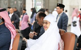 Apa Doa Megawati saat Umrah di Madinah? - JPNN.com