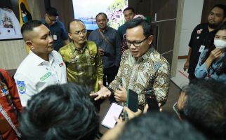 Wamendagri Bima Arya Tekankan Pentingnya Kepemimpinan di RSUD demi Pelayanan Optimal - JPNN.com