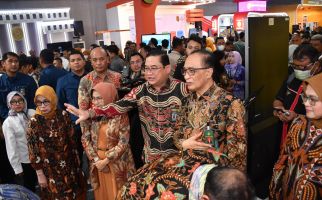 Kunjungi Booth MPR di Pameran Kampung Hukum, Ini Kata Ketua Mahkamah Agung - JPNN.com