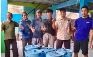 Pendekar 08 Bagikan 80 Tong Sampah untuk Mendukung Kebersihan Lingkungan - JPNN.com