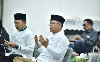 Mardiono Lakukan Doa Bersama Untuk Melepas Jemaah Umrah di Kantor DPP PPP - JPNN.com