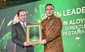 Selamat, Dirut Pertamina Raih Green Leadership Utama dari KLH - JPNN.com