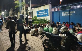 Jelang Ramadan, Puluhan Orang ini Pesta Miras di Belakang Balai Kota Semarang - JPNN.com