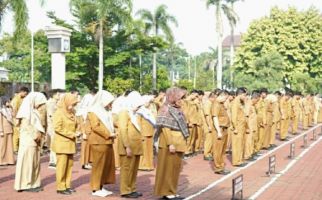 ASN Pemkab Karawang Masuk Kerja Lebih Siang Selama Ramadan - JPNN.com