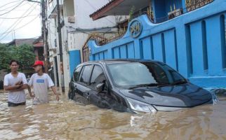 Banjir Masih Merendam Jakarta Timur & Jakarta Selatan - JPNN.com