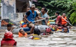 Balita yang Terseret Arus Kali Ciliwung Sudah Ditemukan, Kondisinya Tak Bernyawa - JPNN.com