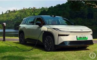 Toyota Meluncurkan SUV Listrik, Diklaim Punya Jelajah Hingga 520 Km, Harga Tarjangkau - JPNN.com