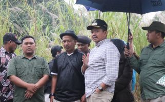 Bupati Sumedang Upayakan Solusi Cepat Atasi Dampak Proyek Tol Cisumdawu di Cihamerang - JPNN.com