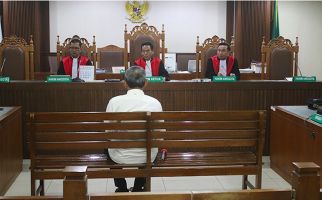 Guru Besar Unhas Marthen Napang Dihukum Penjara 1 Tahun Karena Terbukti Lakukan Tindak Pidana Penipuan - JPNN.com