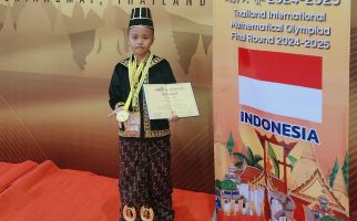 Siswa Kelas 2 SD Asal Tegal Sumbang Medali Emas Olimpiade Matematika di Thailand - JPNN.com