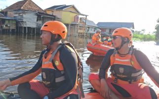 Ruslan Tenggelam di Sungai Komering, Tim SAR Lakukan Pencarian - JPNN.com