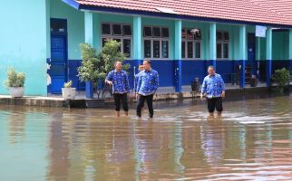 Kadisdik Palembang Izinkan Siswa Belajar Daring untuk Sekolah yang Terdampak Banjir - JPNN.com